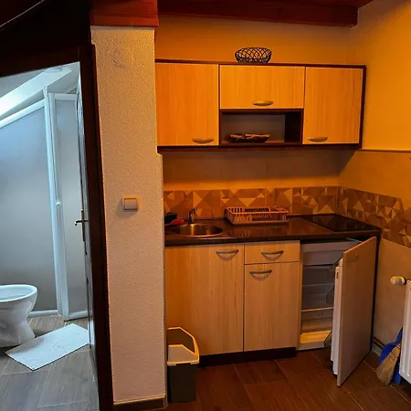 Kamalj アパート *